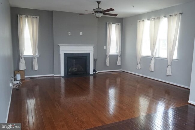 Building Photo - 9820 Leighland Ct