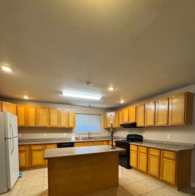 Photo - Charming 3 Bedroom, 2 Bathroom Home in Sacramento