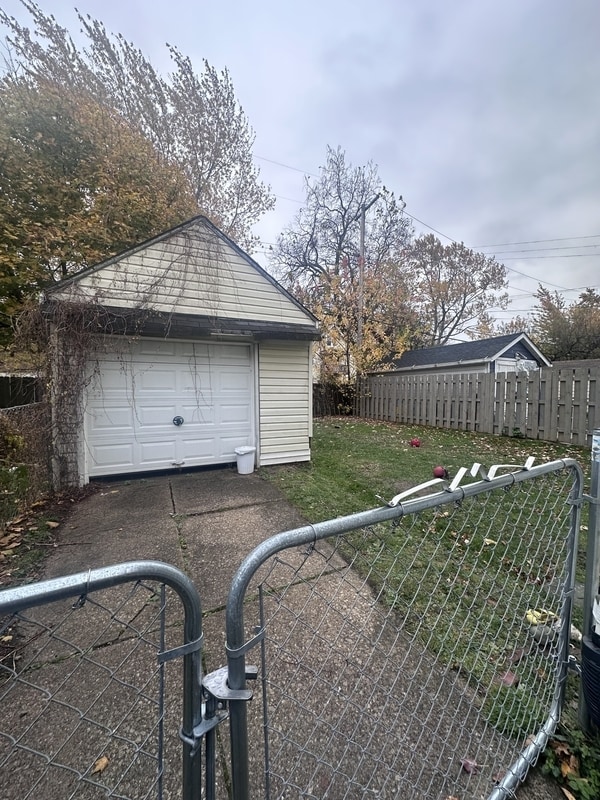 Foto del edificio - 2071 W 103rd St