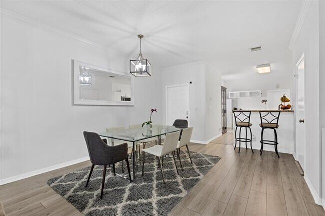Foto del edificio - 2264 Salerno Cir