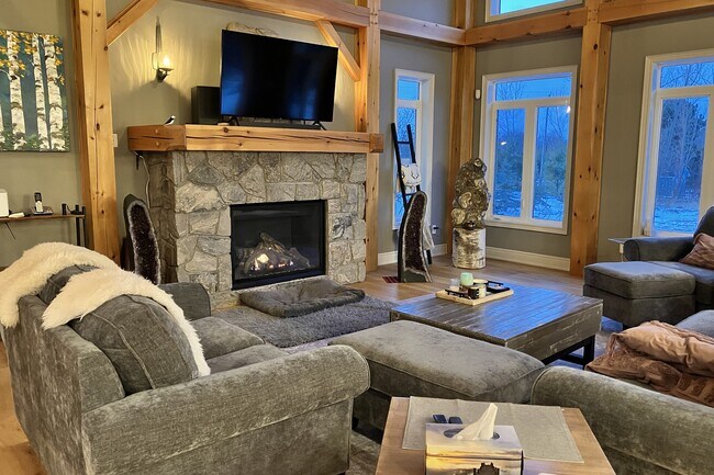 Photo du bâtiment - 103 Barton Blvd