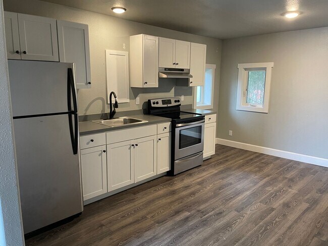 Foto del edificio - Recently renovated apartment in Lincoln City!