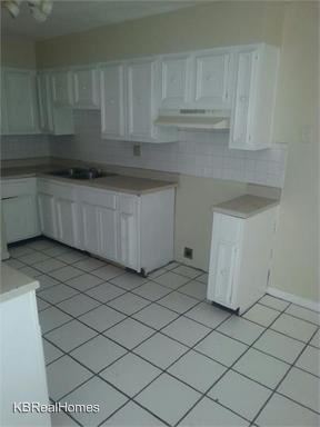 Building Photo - 3820 Jasmine Dr