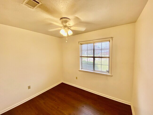 Dormitorio - 2033 Loyd St
