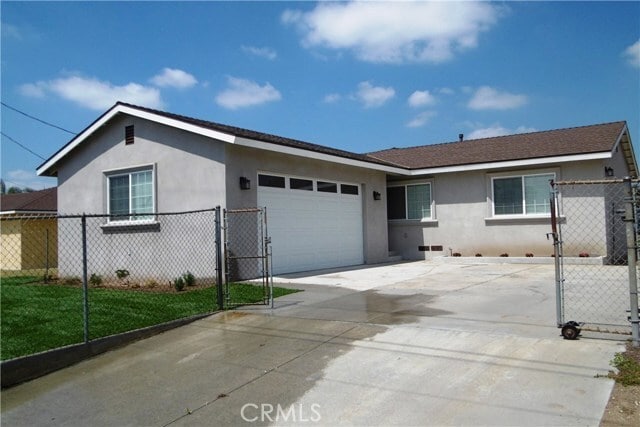 Foto principal - 15785 Maplegrove St