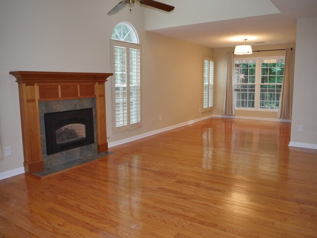 Building Photo - 4995 N Bridges Dr