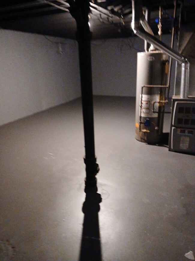 Building Photo - 1017 Irving Ave