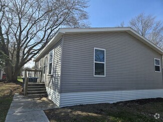 Building Photo - 11344 6th St NE