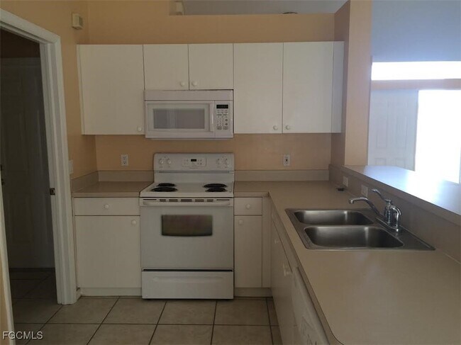 Foto del edificio - 1031 NE 7th Pl