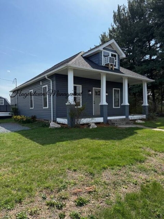 Foto principal - Spectacular 1-2 BR Single Family Home - Ju...
