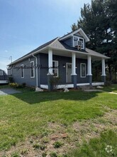 Building Photo - 21 W Oak Ridge Dr