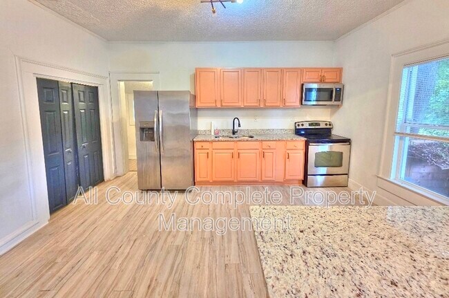 Foto del edificio - 3058 Phyllis St