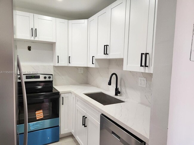 Foto del edificio - 295 NW 72nd Ave