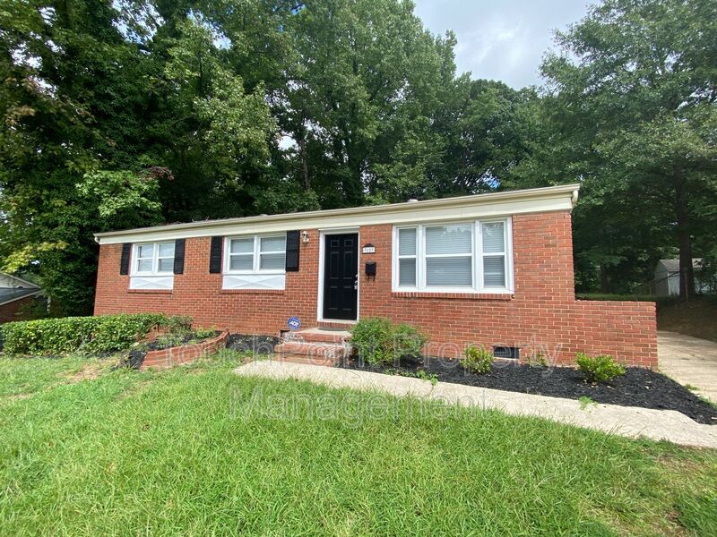 Primary Photo - 3127 Barringer Dr