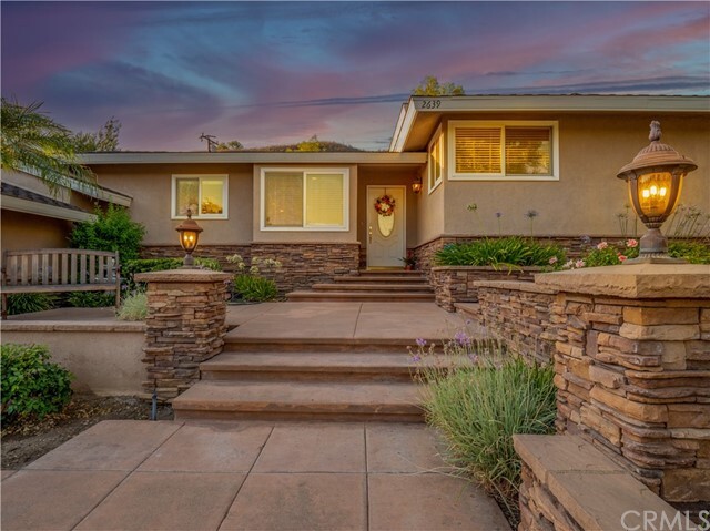 Foto principal - 2639 Country Club Dr