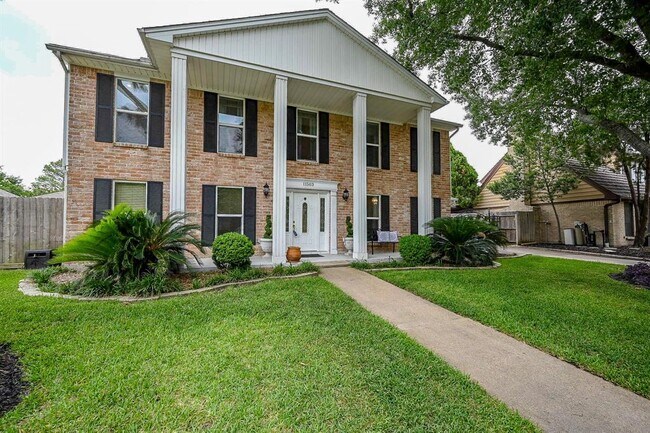Foto del edificio - 11503 Briar Rose Dr