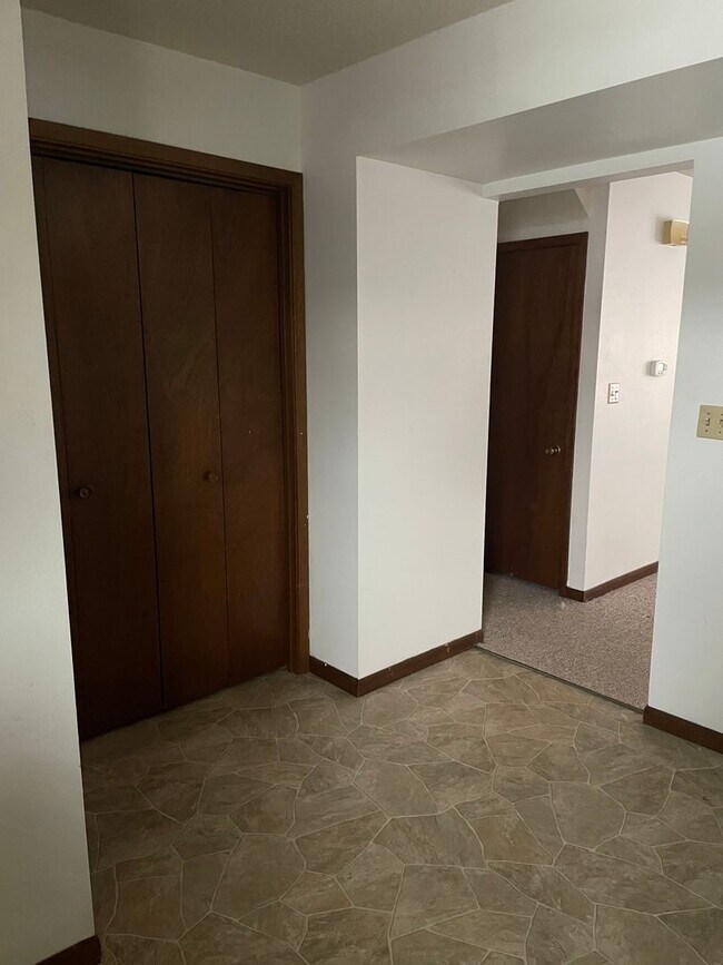 Foto del edificio - 2 Bedroom/1.5 Bathroom in Iowa City near K...