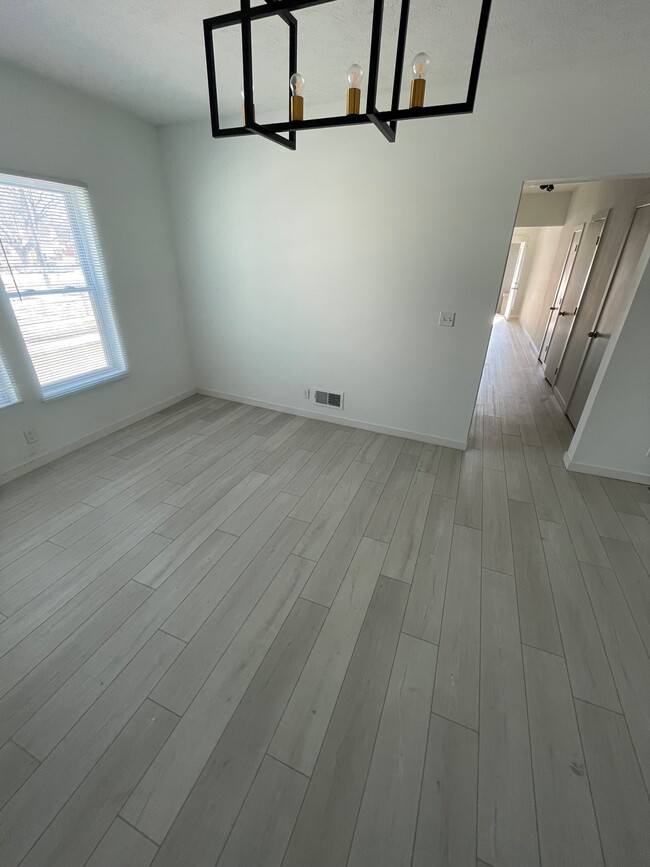 Building Photo - 11915 Ashbury Ave