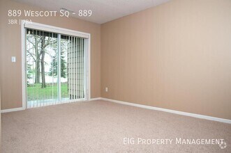 Building Photo - 889 Wescott Square
