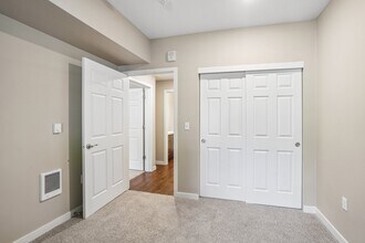 The River Bedroom - Stevens Creek Apartments