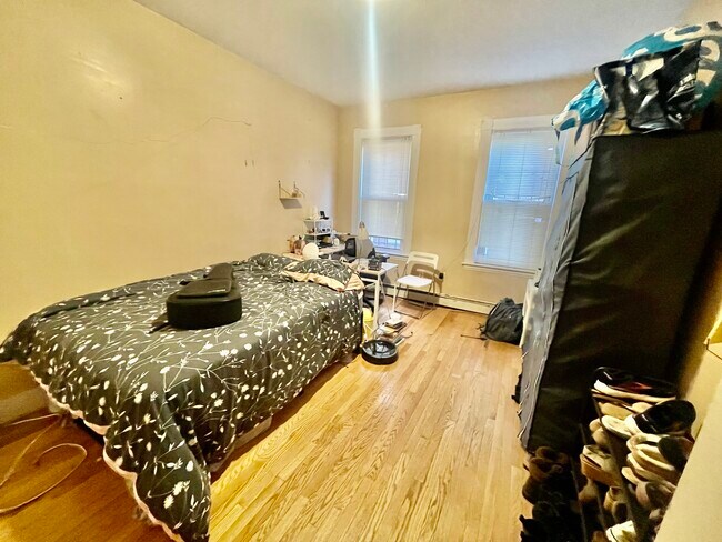 Building Photo - 8 Eldora St