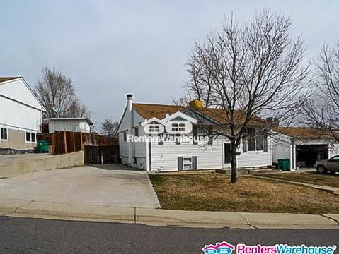Building Photo - 327 Leona Dr