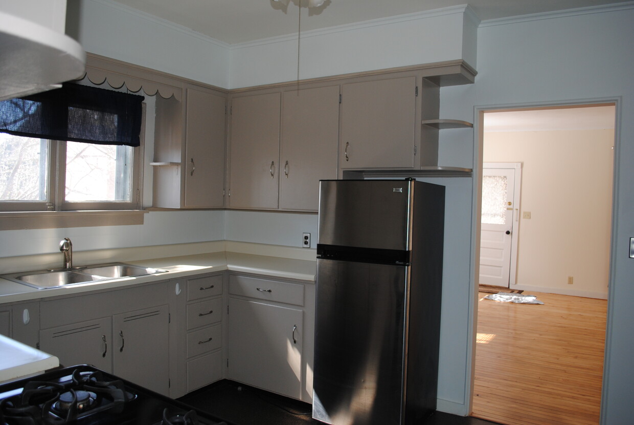 Kitchen - 27 N Church St