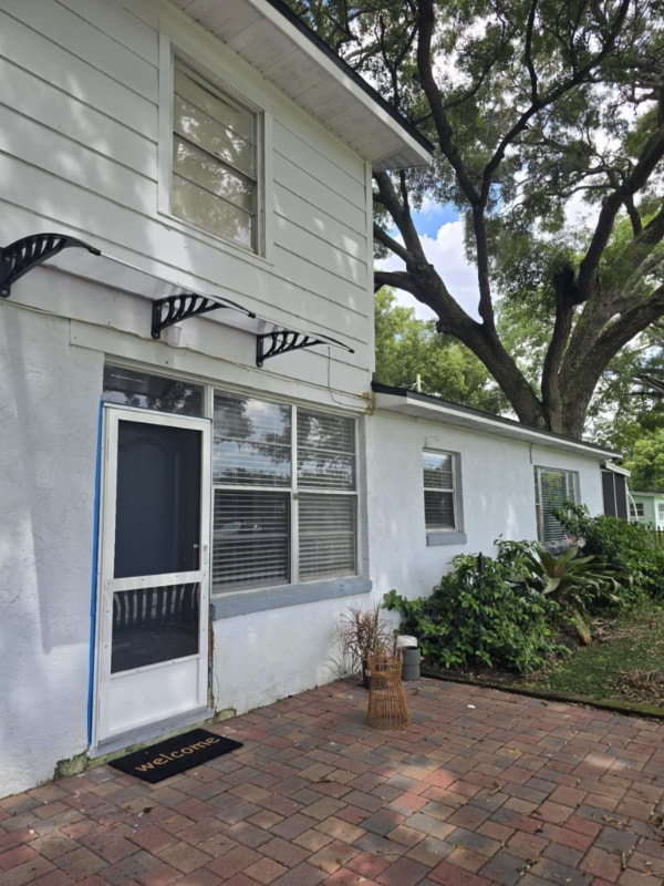 Building Photo - 1200 Altaloma Ave