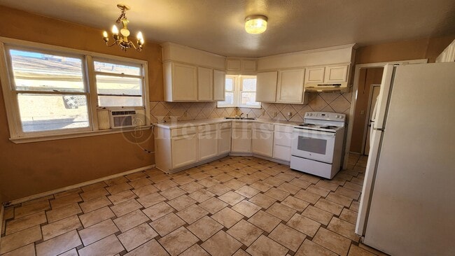 Building Photo - 1012 E Brazos St