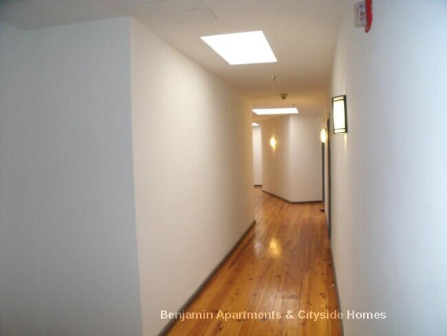 Foto del edificio - 600 Columbia Rd