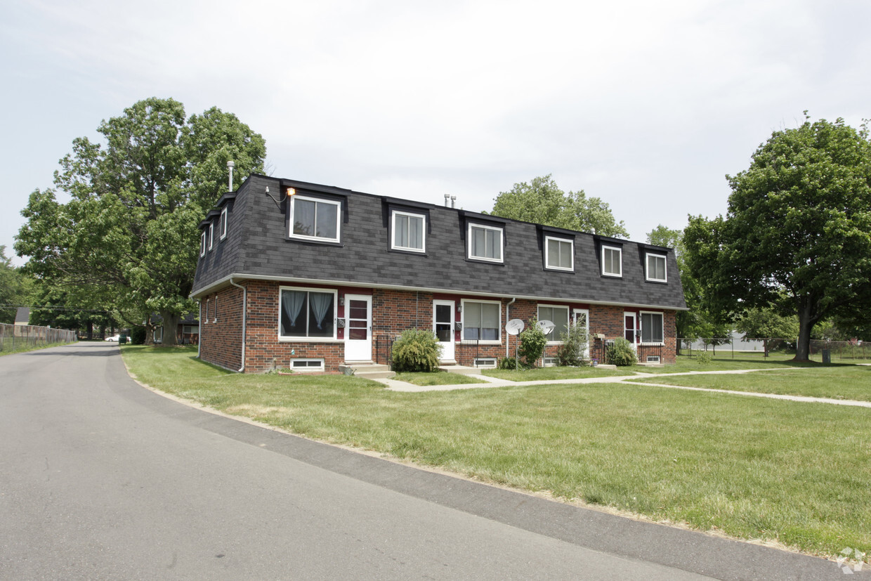 Lincolnshore Townhouses - Lincolnshire Townhouses