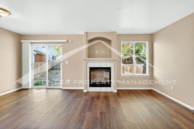 Building Photo - Charming Home with Central AC and Washer/D...