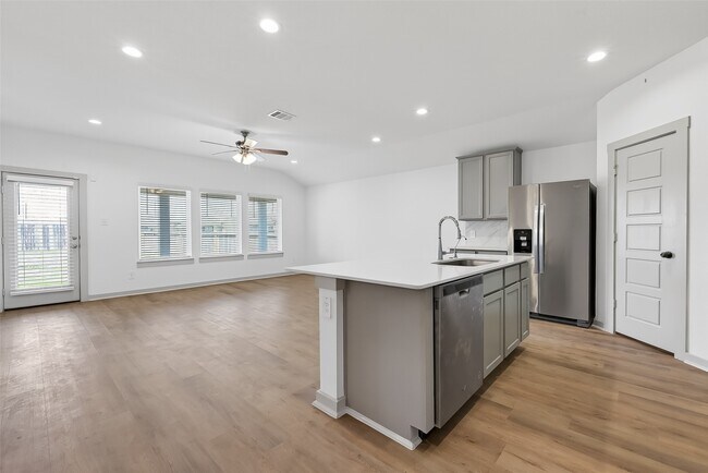 Foto del edificio - 827 Silver Kettle Dr