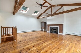 Building Photo - 239 Bradley St