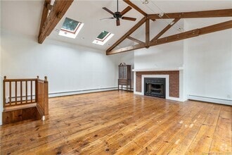 Building Photo - 239 Bradley St