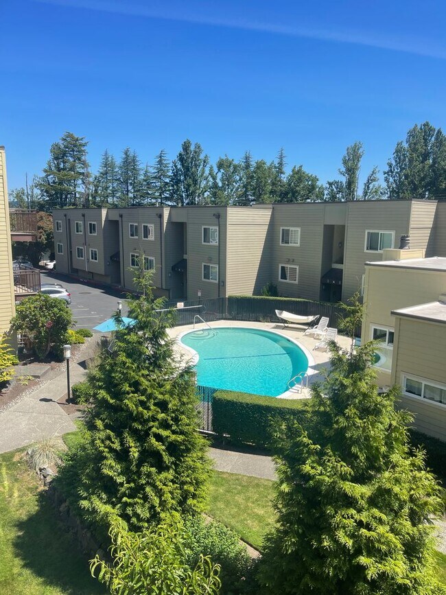 Sunny 1 bedroom, 1 bath Condo in Sandpoint! - Sunny 1 bedroom, 1 bath Condo in Sandpoint!