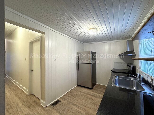 Foto del edificio - 302 Raynor St