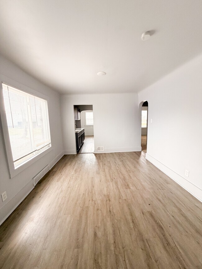 Foto del edificio - 15327 Cheyenne St