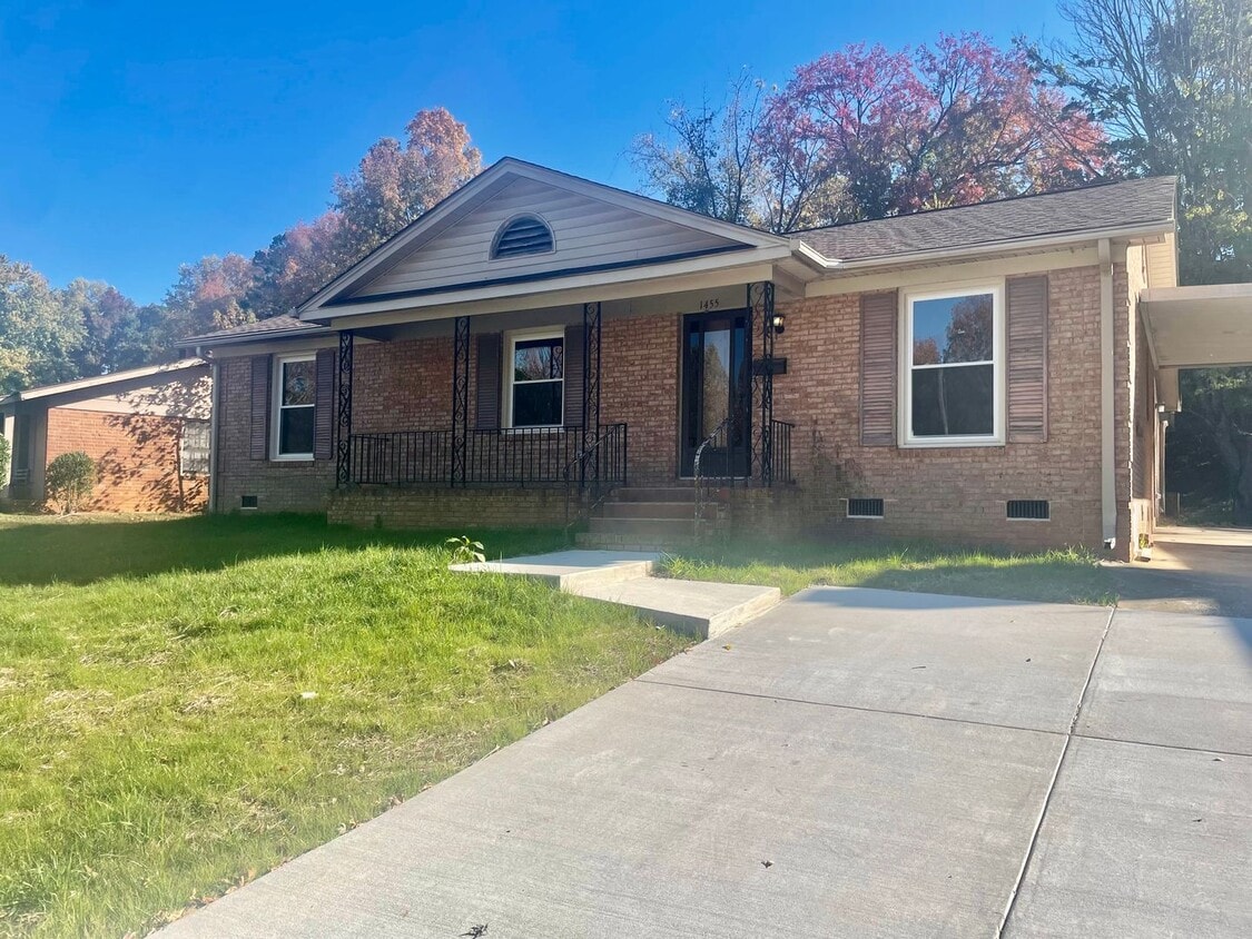 Primary Photo - Welcome to this charming 3-bedroom, 1.5-ba...