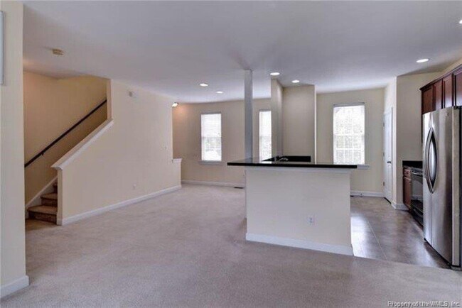 Foto del edificio - 5343 Discovery Park Blvd