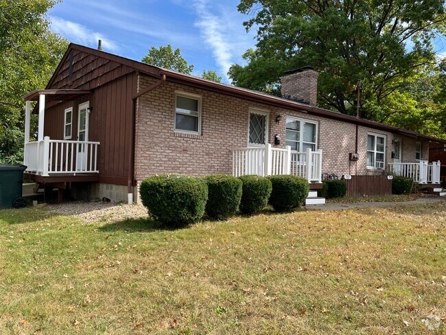 Building Photo - 717 Tallmadge Rd