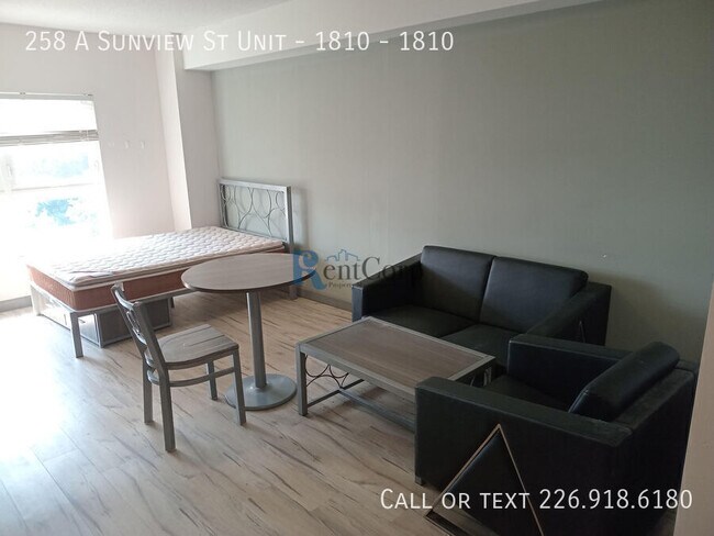 Building Photo - 258A Sunview St
