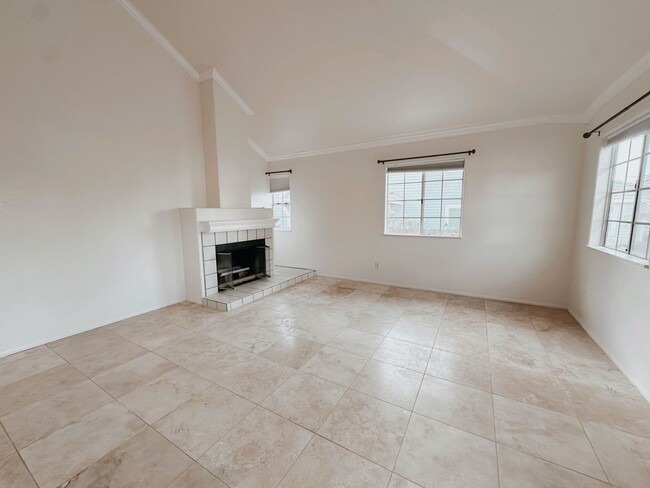 Building Photo - Beautiful 2 Story Single Family Home, Peac...