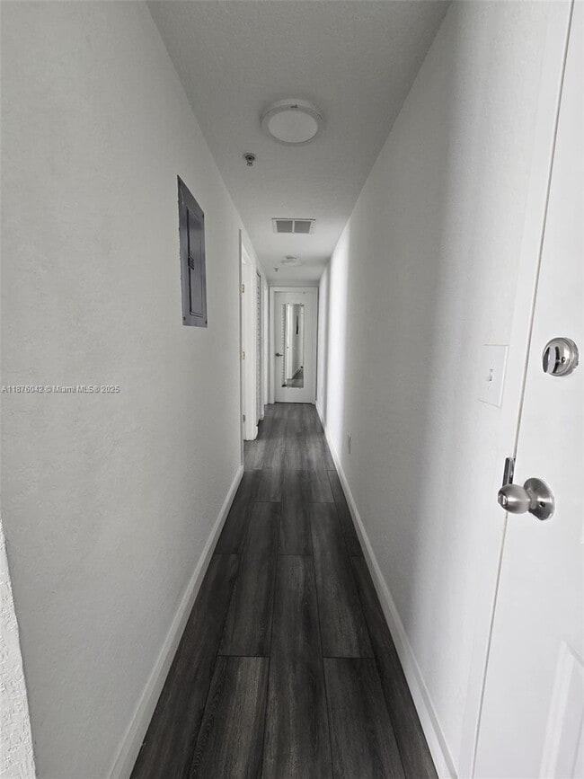 Building Photo - 7326 Collins Ave