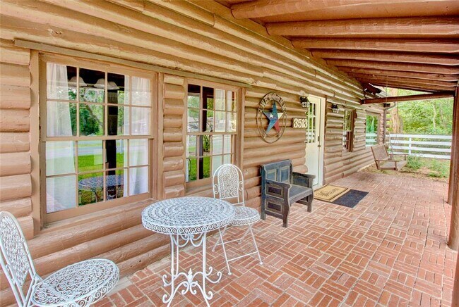 Building Photo - 3513 Cedar Dr
