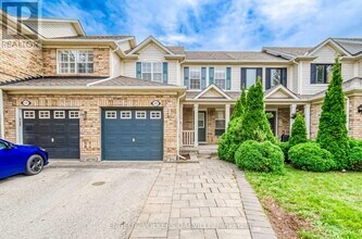 Building Photo - 1121 Barclay Cir