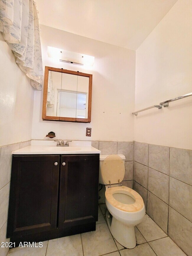 Foto del edificio - COMING SOON 3-Bedroom 2-bath REMODELED HOUSE