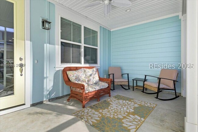 Foto del edificio - 215 Tropics Ave