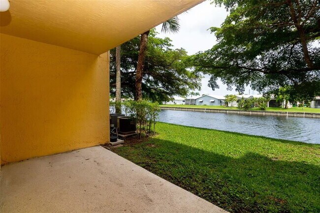 Building Photo - 7630 Westwood Dr