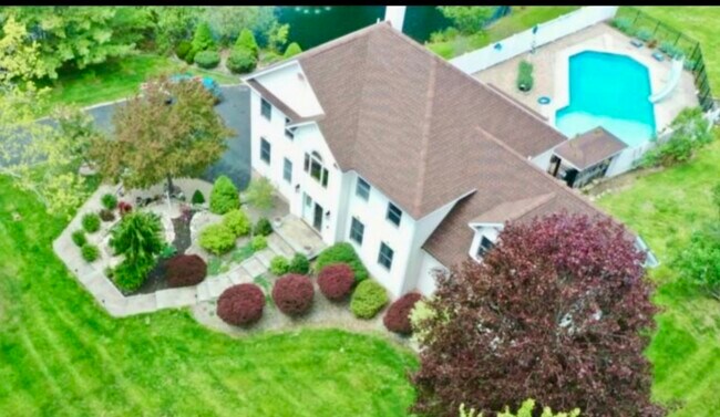 Foto del edificio - 51 Saddle Ridge Dr